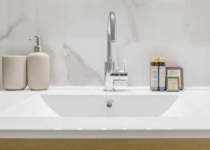 Near 1 Bdr 4p La Paris